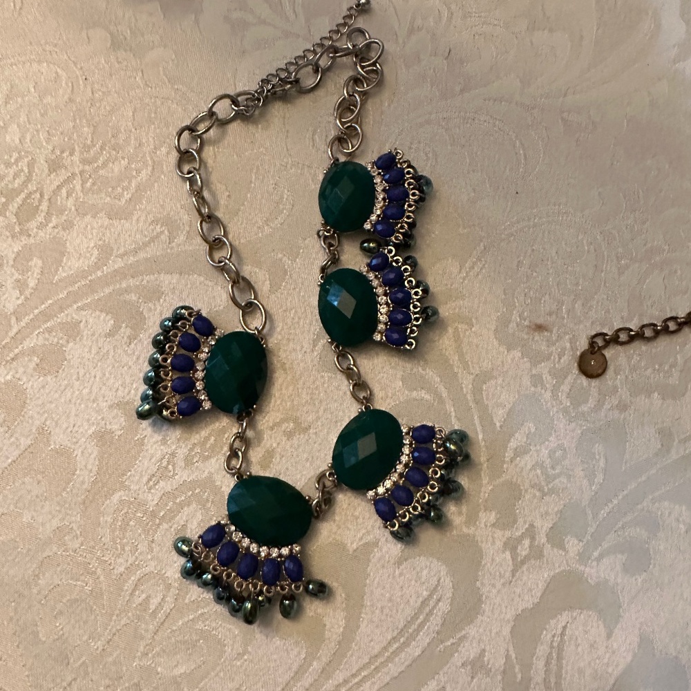 Decorative necklace